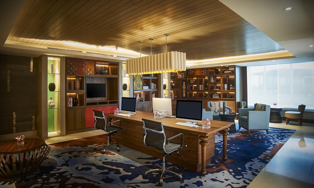 Amari Johor Bahru Hotel Екстериор снимка Business Center